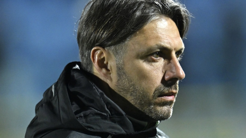 Andrea Dossena non sarà più l’allenatore del Novara FC